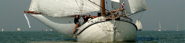 zeilen op het ijsselmeer, zeilen op een lemsteraak, bedrijfsuitje, relatiebeheer, teambuilding